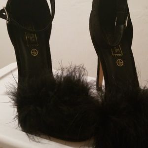 Black Feather Sandal
